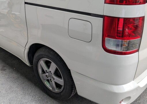トヨタ　ノア　板金修理サムネイル
