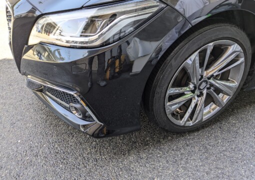 トヨタ　クラウン　バンパー　板金修理サムネイル