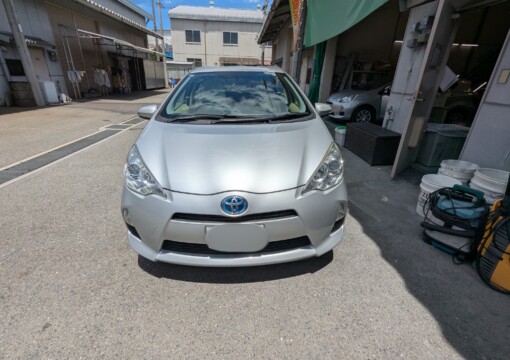トヨタ　アクアサムネイル