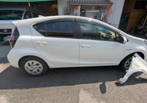 大阪市都島区よりご来店　トヨタ　アクアサムネイル