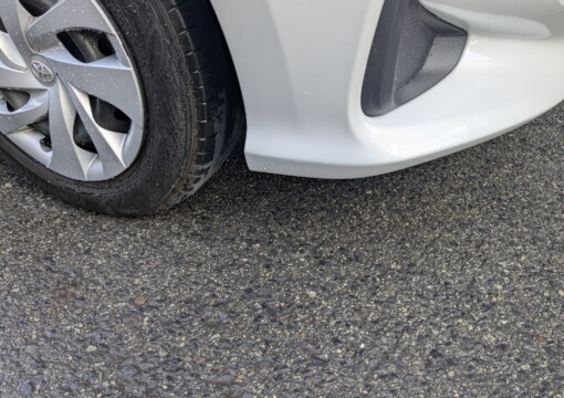 箕面市よりご来店　トヨタ　ヤリスサムネイル