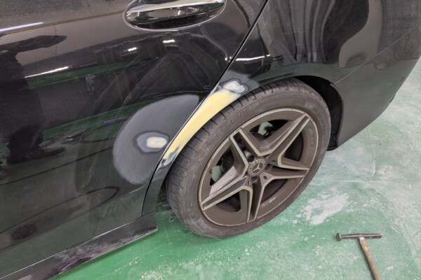 メルセデスベンツ　C180